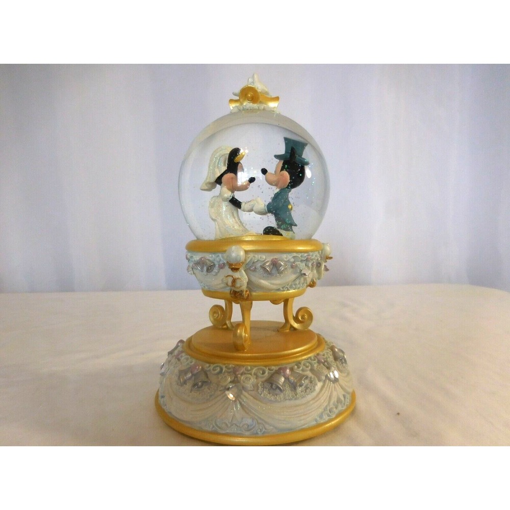 Disney Mickey Top hat and Minnie Mouse Wedding Snowglobe Snow globe